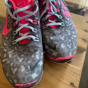 Nike Free TR connect 2. Women’s size 9